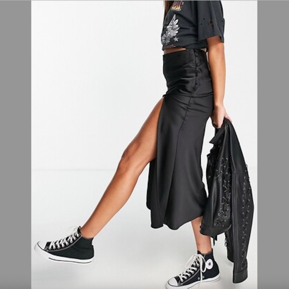 Topshop Midi Satin Slip Skirt in black - Picture 3 of 4